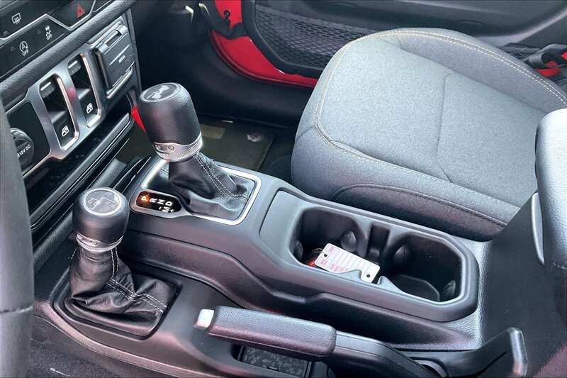 2024 Jeep Wrangler Sport - Photo 16 - Ponce, AL 00717