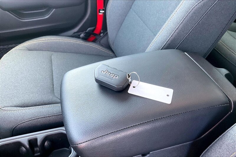 2024 Jeep Wrangler Sport - Photo 10 - Ponce, AL 00717
