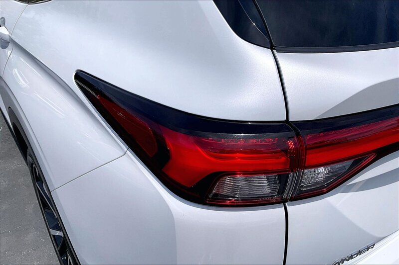 2023 Mitsubishi Outlander SE - Photo 28 - Ponce, AL 00717