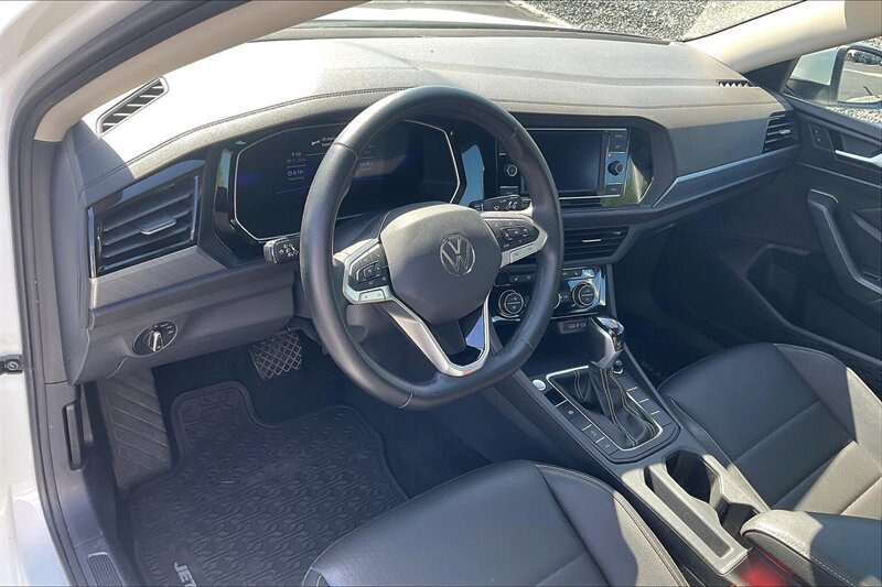 2024 Volkswagen Jetta SE - Photo 14 - Ponce, AL 00717