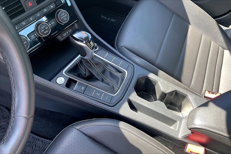 2024 Volkswagen Jetta SE - Photo 17 - Ponce, AL 00717