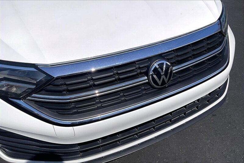 2024 Volkswagen Jetta SE - Photo 30 - Ponce, AL 00717