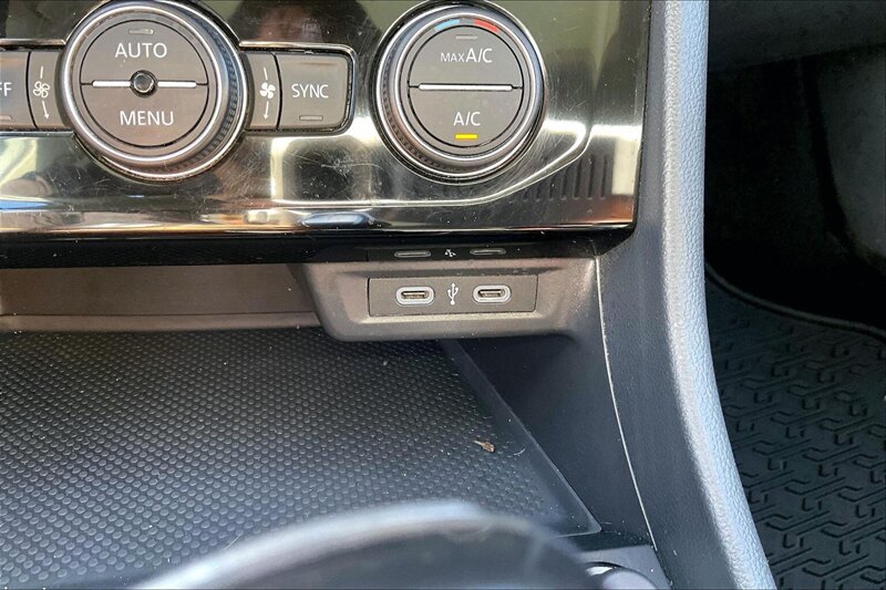 2024 Volkswagen Jetta SE - Photo 33 - Ponce, AL 00717
