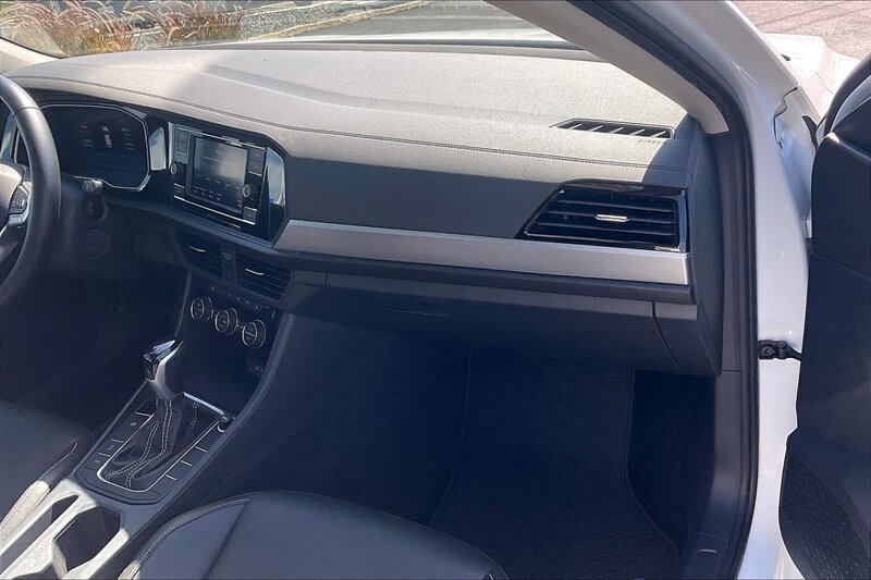 2024 Volkswagen Jetta SE - Photo 16 - Ponce, AL 00717