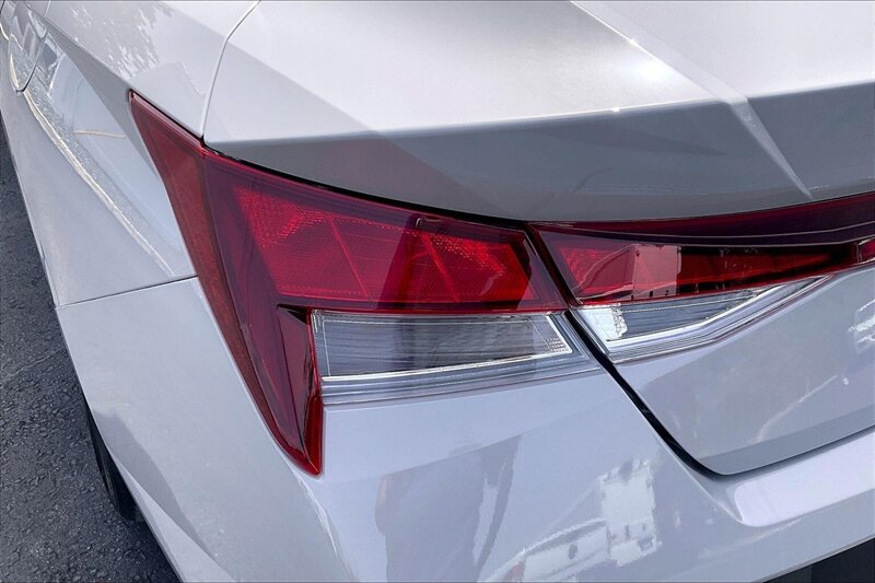 2026 Hyundai ELANTRA SE - Photo 28 - Ponce, AL 00717