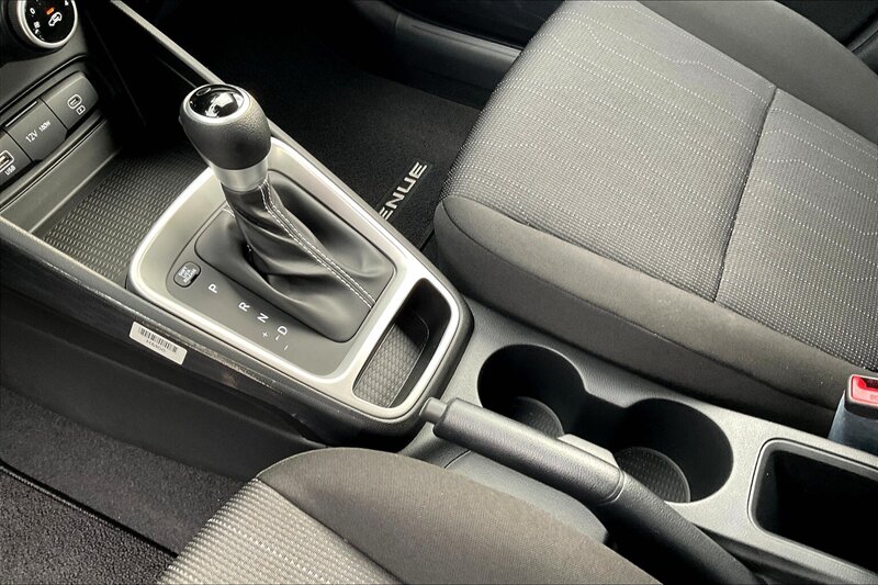 2025 Hyundai VENUE SE - Photo 16 - Ponce, AL 00717