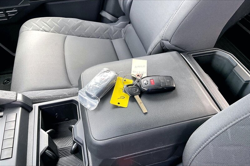 2024 Toyota Tacoma SR - Photo 10 - Ponce, AL 00717