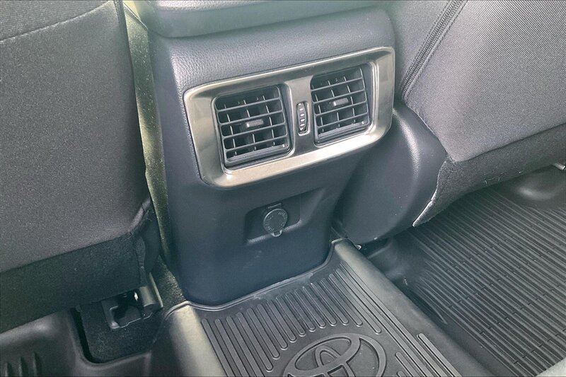 2024 Toyota RAV4 Hybrid LE - Photo 32 - Ponce, AL 00717