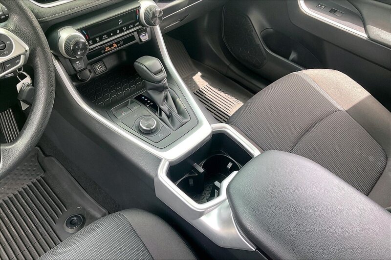 2024 Toyota RAV4 Hybrid LE - Photo 17 - Ponce, AL 00717