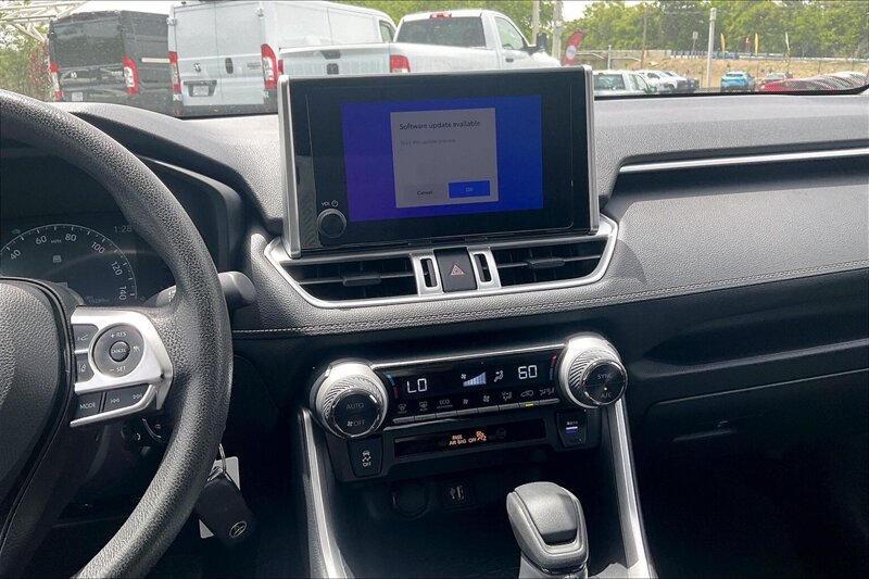 2024 Toyota RAV4 Hybrid LE - Photo 6 - Ponce, AL 00717