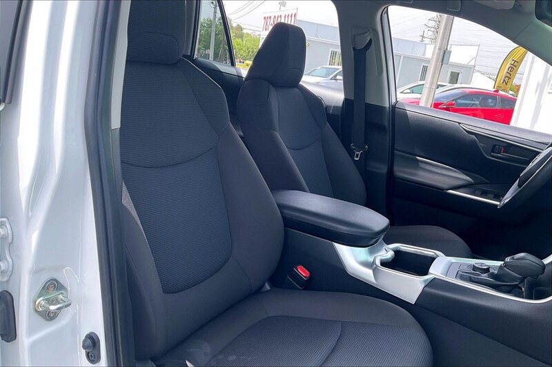 2024 Toyota RAV4 Hybrid LE - Photo 7 - Ponce, AL 00717