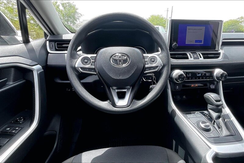 2024 Toyota RAV4 Hybrid LE - Photo 5 - Ponce, AL 00717