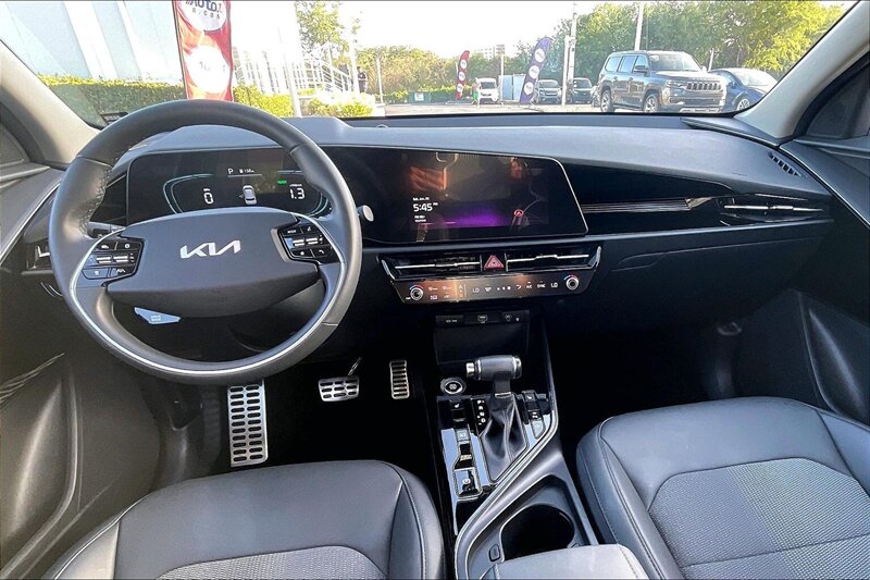 2025 Kia Niro EX Touring - Photo 15 - Ponce, AL 00717
