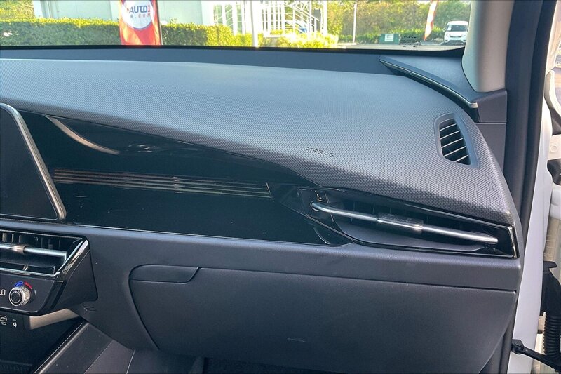 2025 Kia Niro EX Touring - Photo 16 - Ponce, AL 00717