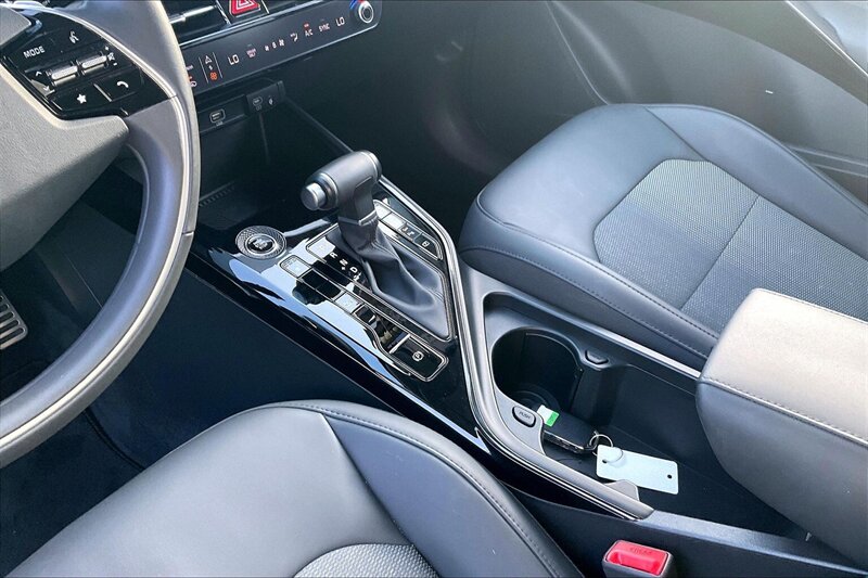 2025 Kia Niro EX Touring - Photo 17 - Ponce, AL 00717