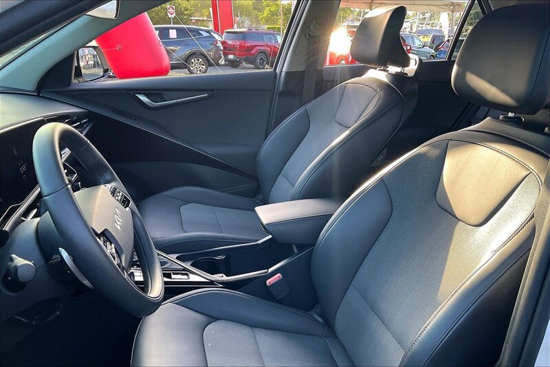 2025 Kia Niro EX Touring - Photo 25 - Ponce, AL 00717