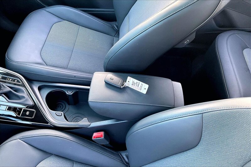 2025 Kia Niro EX Touring - Photo 11 - Ponce, AL 00717