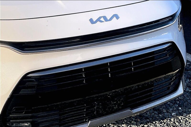 2025 Kia Niro EX Touring - Photo 30 - Ponce, AL 00717