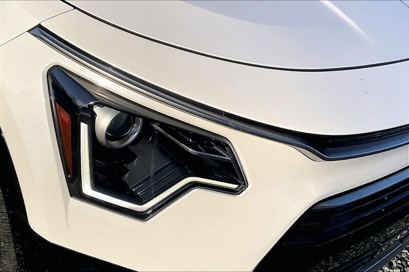 2025 Kia Niro EX Touring - Photo 28 - Ponce, AL 00717