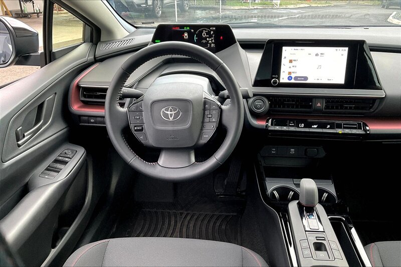 2025 Toyota Prius Plug-in Hybrid SE - Photo 5 - Ponce, AL 00717