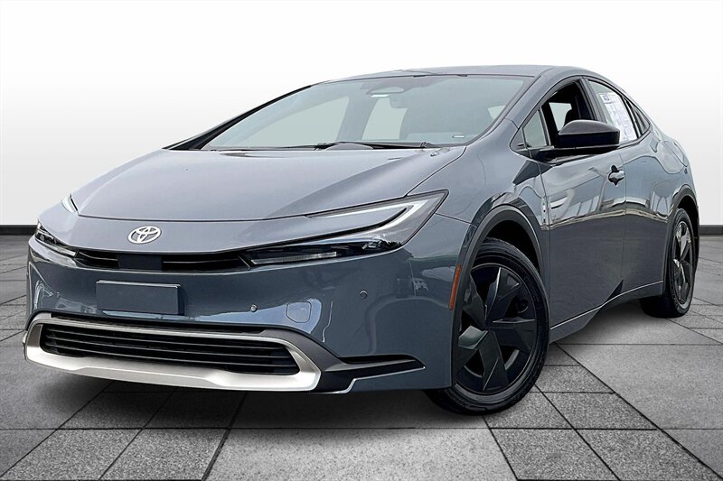 2025 Toyota Prius Plug-in Hybrid SE - Photo 2 - Ponce, AL 00717