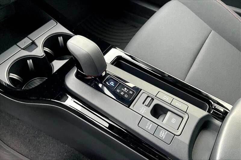 2025 Toyota Prius Plug-in Hybrid SE - Photo 16 - Ponce, AL 00717