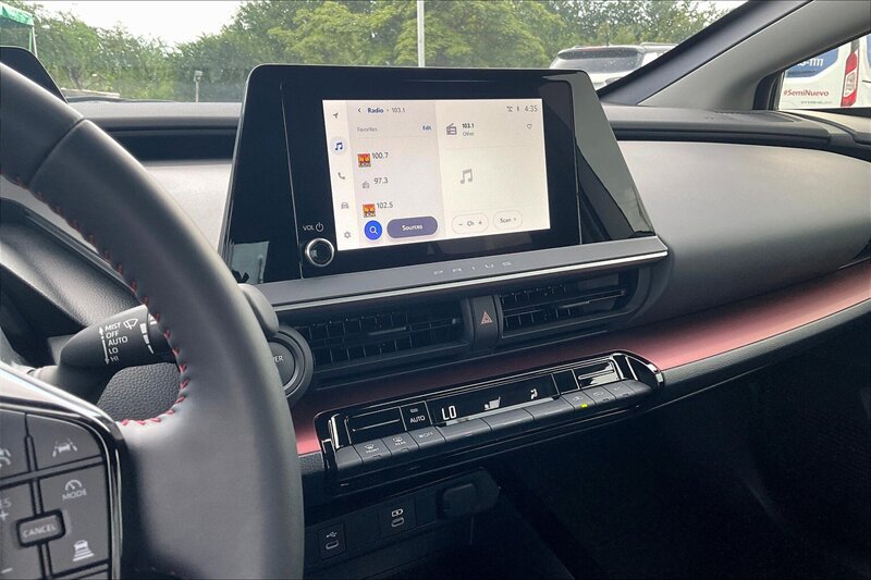 2025 Toyota Prius Plug-in Hybrid SE - Photo 6 - Ponce, AL 00717