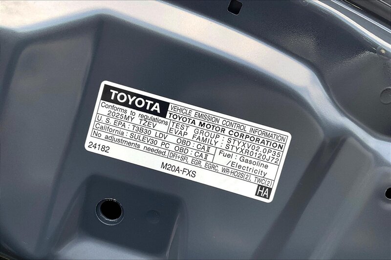 2025 Toyota Prius Plug-in Hybrid SE - Photo 30 - Ponce, AL 00717