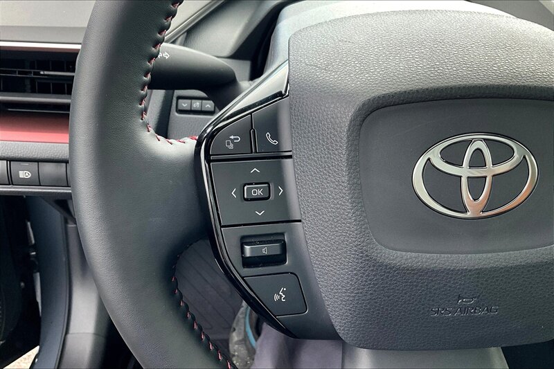 2025 Toyota Prius Plug-in Hybrid SE - Photo 17 - Ponce, AL 00717