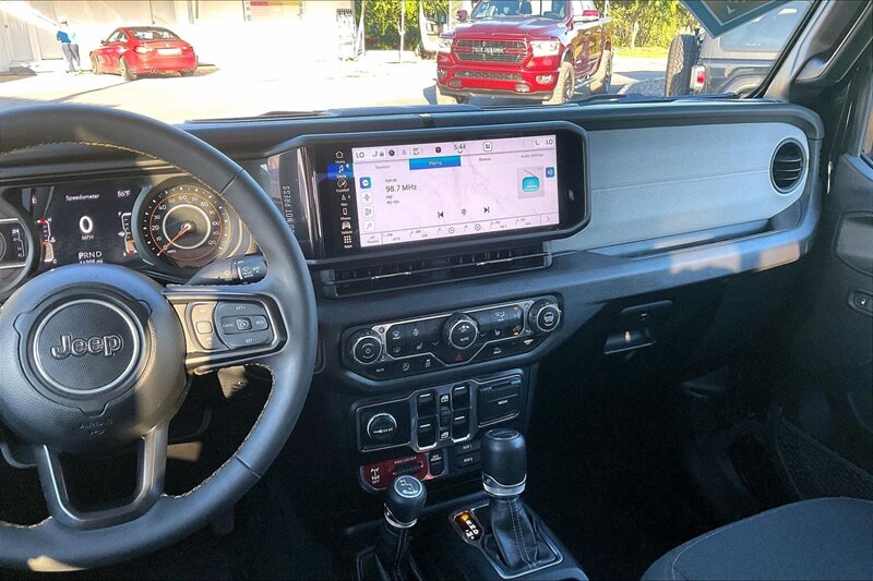 2024 Jeep Gladiator Sport - Photo 6 - Ponce, AL 00717