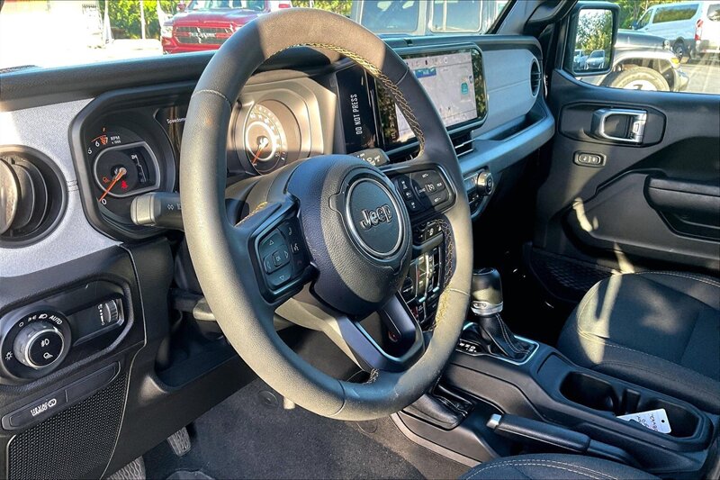 2024 Jeep Gladiator Sport - Photo 14 - Ponce, AL 00717