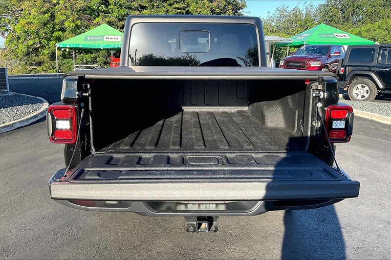2024 Jeep Gladiator Sport - Photo 13 - Ponce, AL 00717