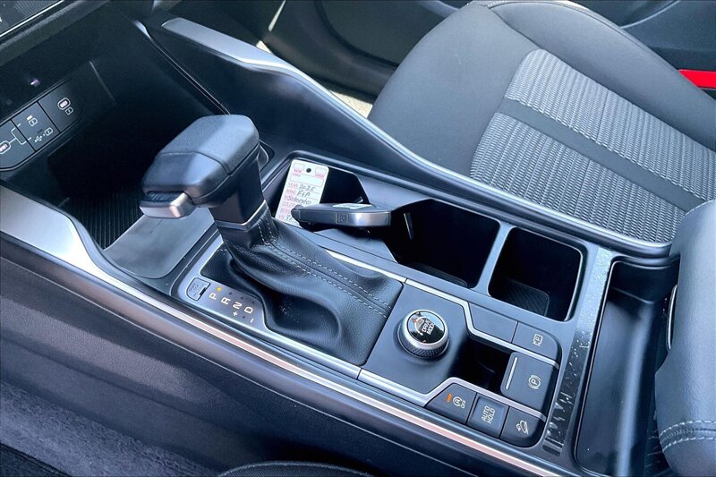 2025 Kia Sorento LX - Photo 17 - Ponce, AL 00717