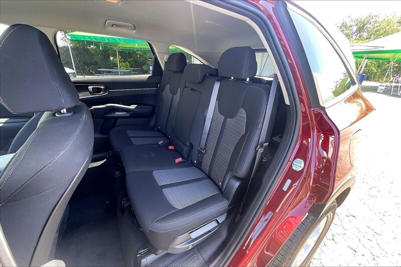 2025 Kia Sorento LX - Photo 26 - Ponce, AL 00717