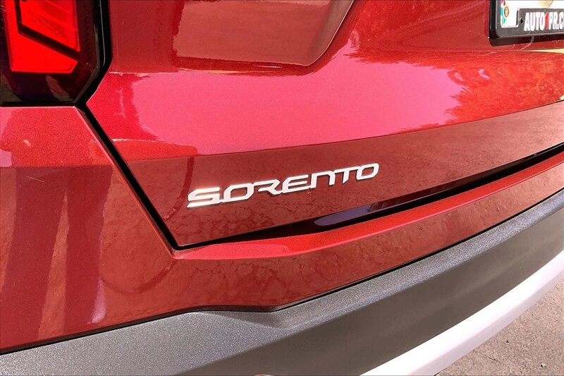 2025 Kia Sorento LX - Photo 8 - Ponce, AL 00717