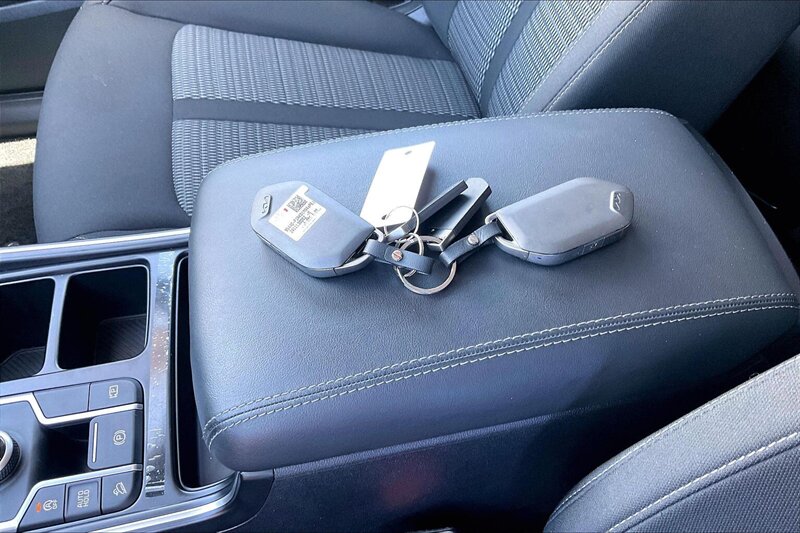 2025 Kia Sorento LX - Photo 11 - Ponce, AL 00717