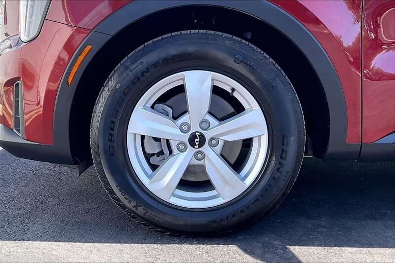 2025 Kia Sorento LX - Photo 9 - Ponce, AL 00717