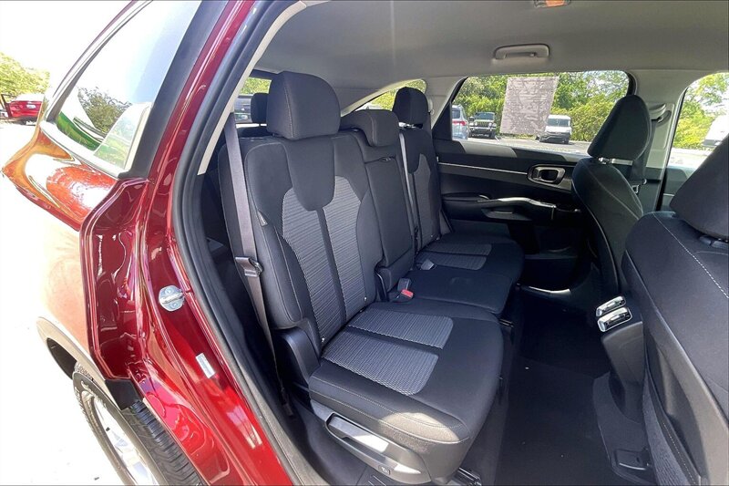 2025 Kia Sorento LX - Photo 27 - Ponce, AL 00717