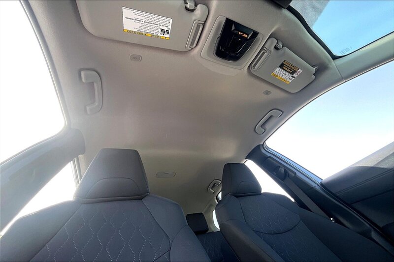 2024 Toyota Corolla Cross LE - Photo 22 - Ponce, AL 00717