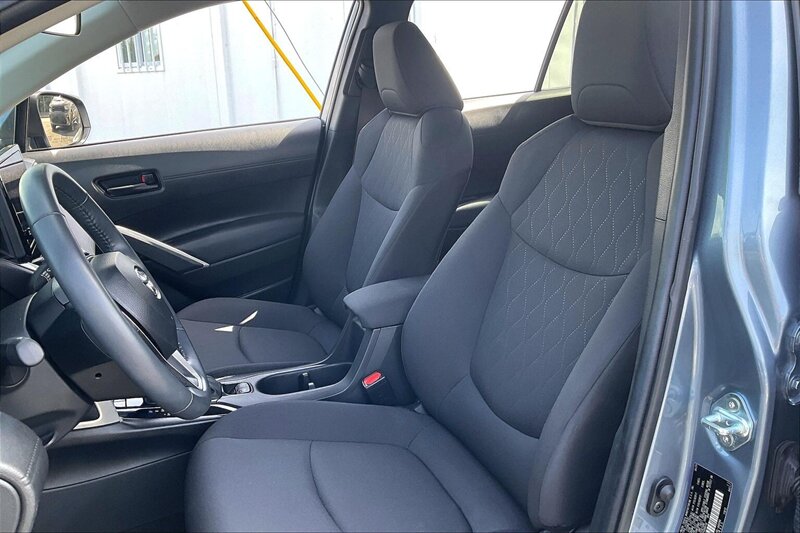 2024 Toyota Corolla Cross LE - Photo 25 - Ponce, AL 00717