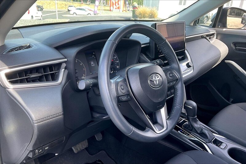 2024 Toyota Corolla Cross LE - Photo 14 - Ponce, AL 00717