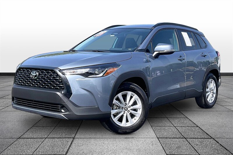 2024 Toyota Corolla Cross LE - Photo 2 - Ponce, AL 00717