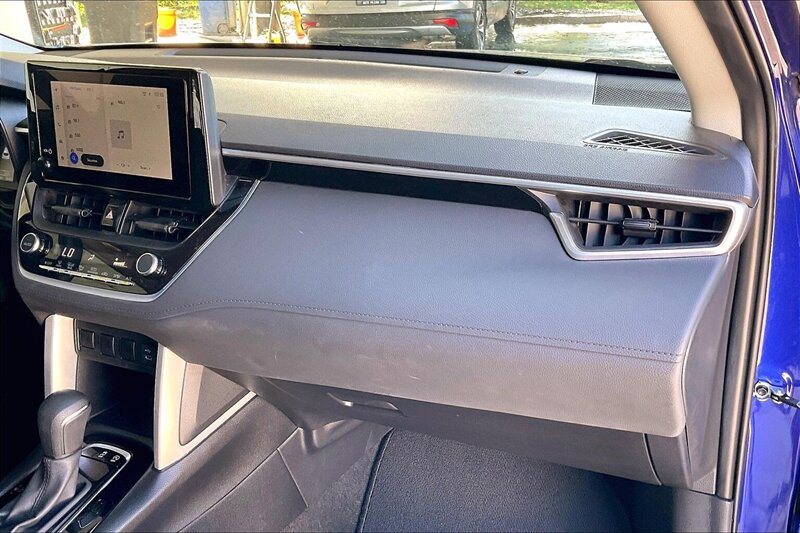 2024 Toyota Corolla Cross LE - Photo 15 - Ponce, AL 00717