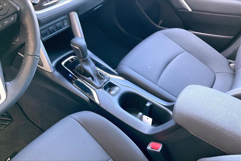 2024 Toyota Corolla Cross LE - Photo 16 - Ponce, AL 00717