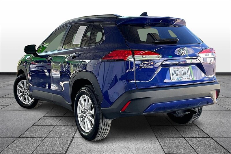 2024 Toyota Corolla Cross LE - Photo 11 - Ponce, AL 00717