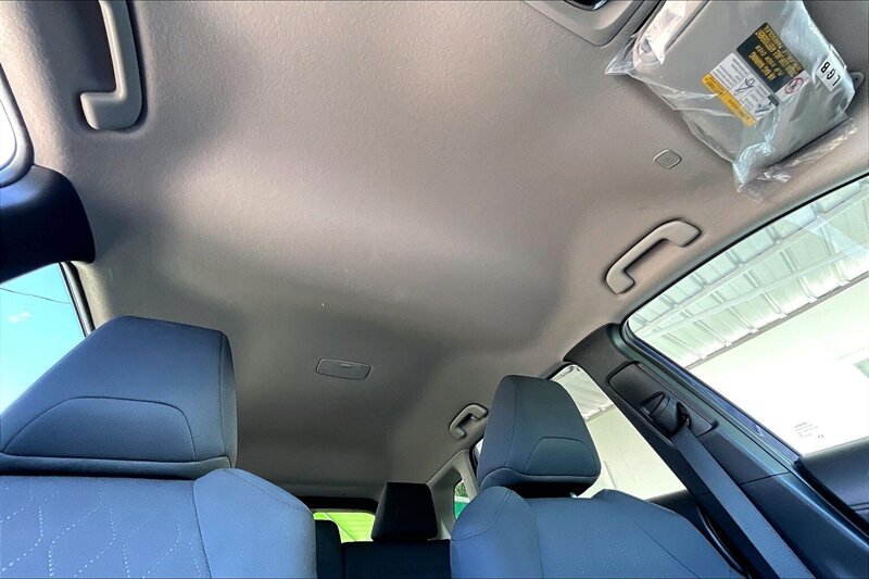 2024 Toyota Corolla Cross LE - Photo 21 - Ponce, AL 00717