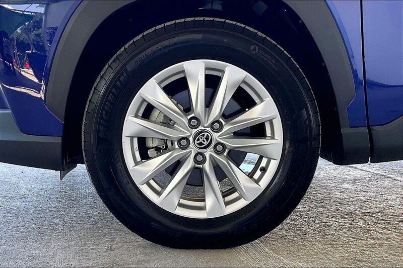 2024 Toyota Corolla Cross LE - Photo 9 - Ponce, AL 00717