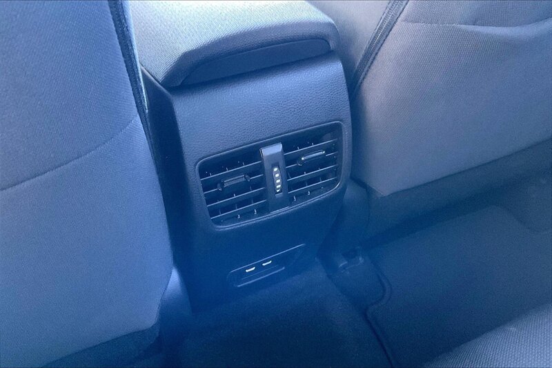 2024 Toyota Corolla Cross LE - Photo 32 - Ponce, AL 00717