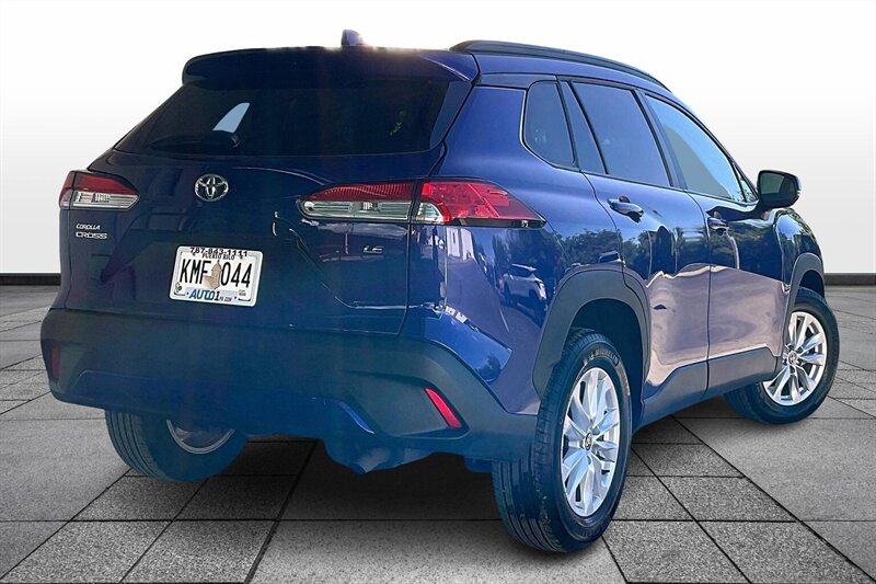 2024 Toyota Corolla Cross LE - Photo 12 - Ponce, AL 00717