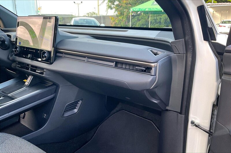 2026 Toyota bZ XLE - Photo 16 - Ponce, AL 00717